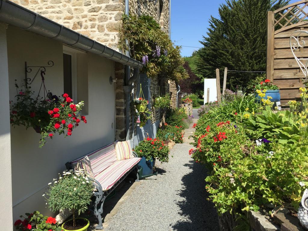 Bed and Breakfast Au Bon Accueil Saint-Marcan Экстерьер фото